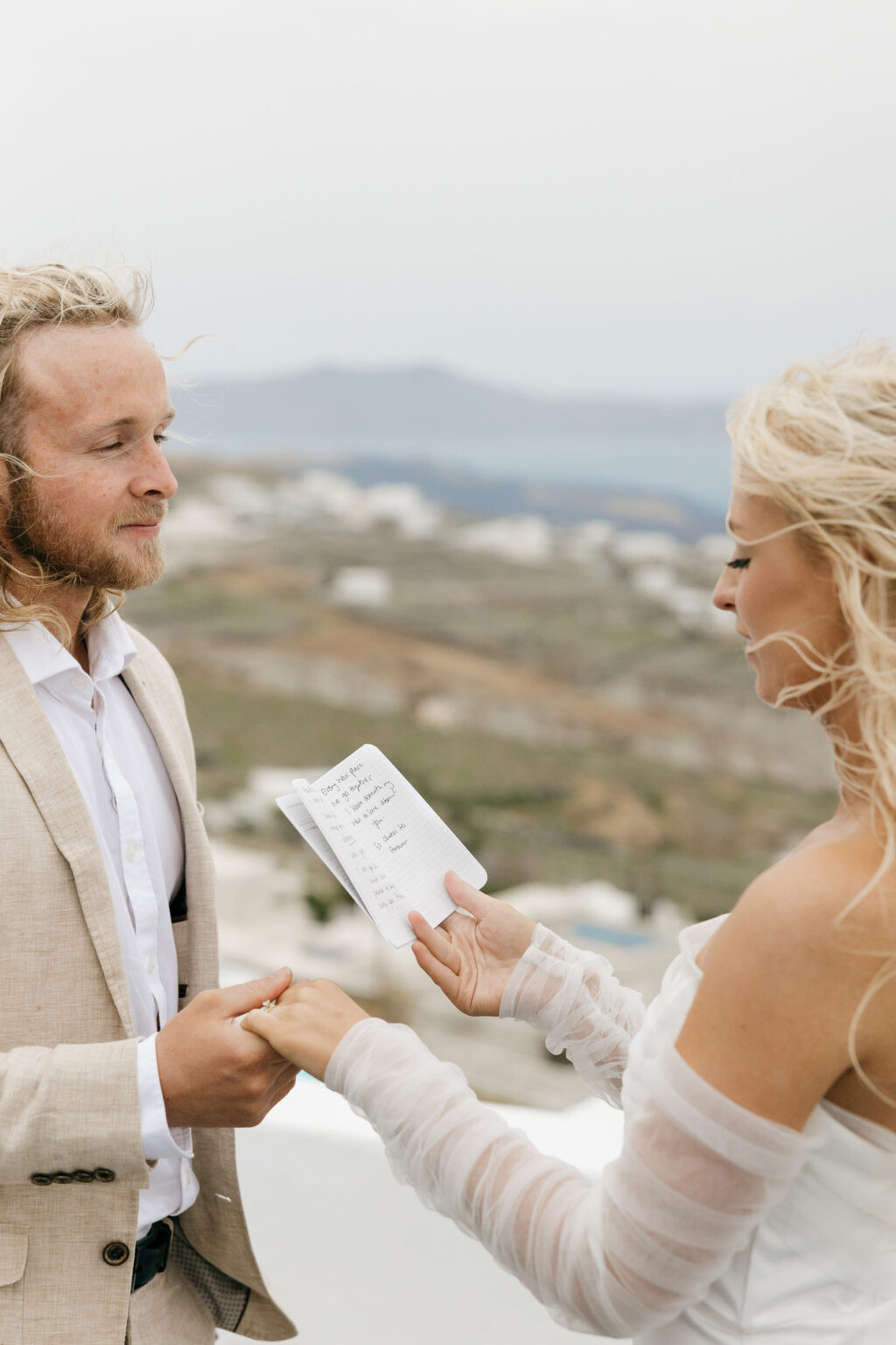 3 tips for eloping in Santorini, Greece - shainasterrett.com